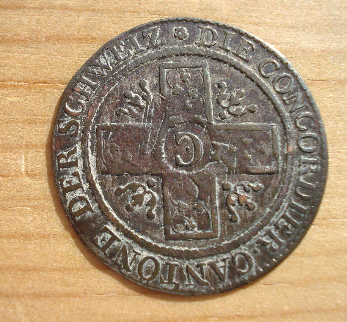 Tutti le monete: (D3) Bern Halbbatzen 1826 mit Perlkreise – Usato da Erlach venduto da Net-Coins 1