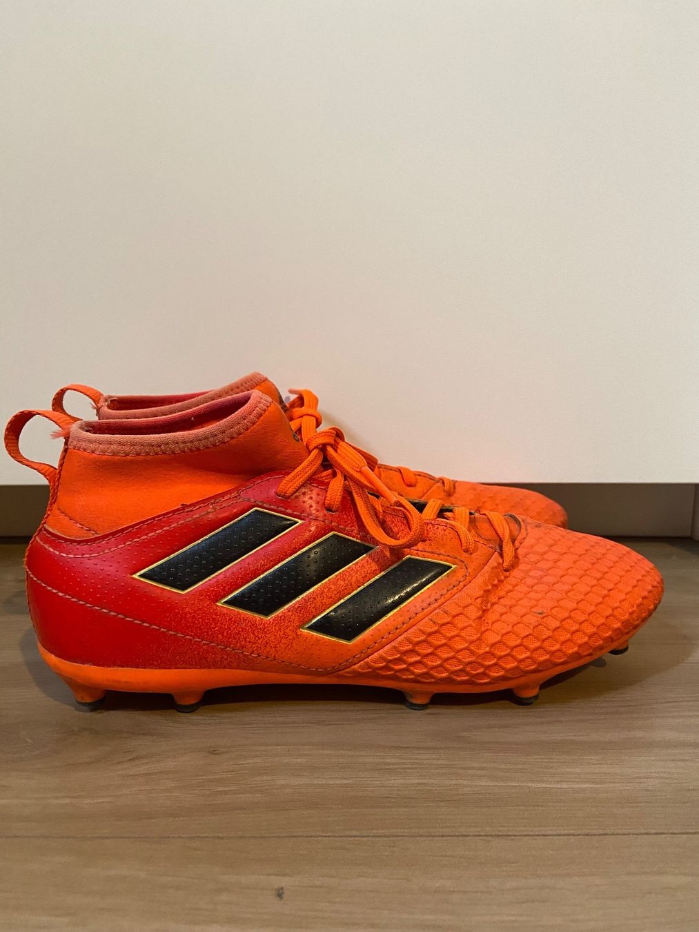 Adidas Scarpe da uomo: Chaussures de foot – Usato da Pomy venduto da Gtum