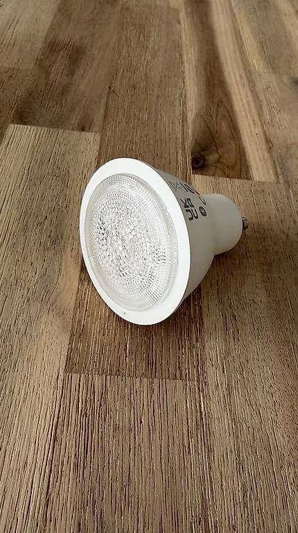 Lampade: Philips Hue GU 10 2700K – Usato da Frick venduto da TheBurningHeart
