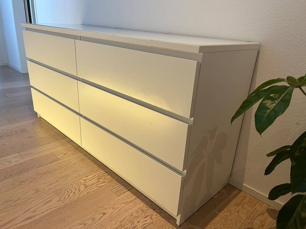 MALM Kommode, Glasplatte, weiss, 160x78 cm (Gebraucht) in Wallisellen für CHF 79 – nur Abholung auf Ricardo kaufen