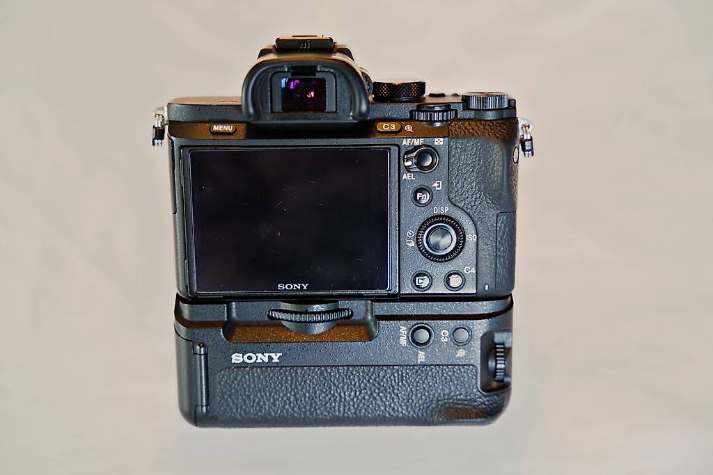 Sony Fotocamera: Sony Alpha 7ii (ILCE-7M2) – Usato da Andwil TG venduto da Behemot 2