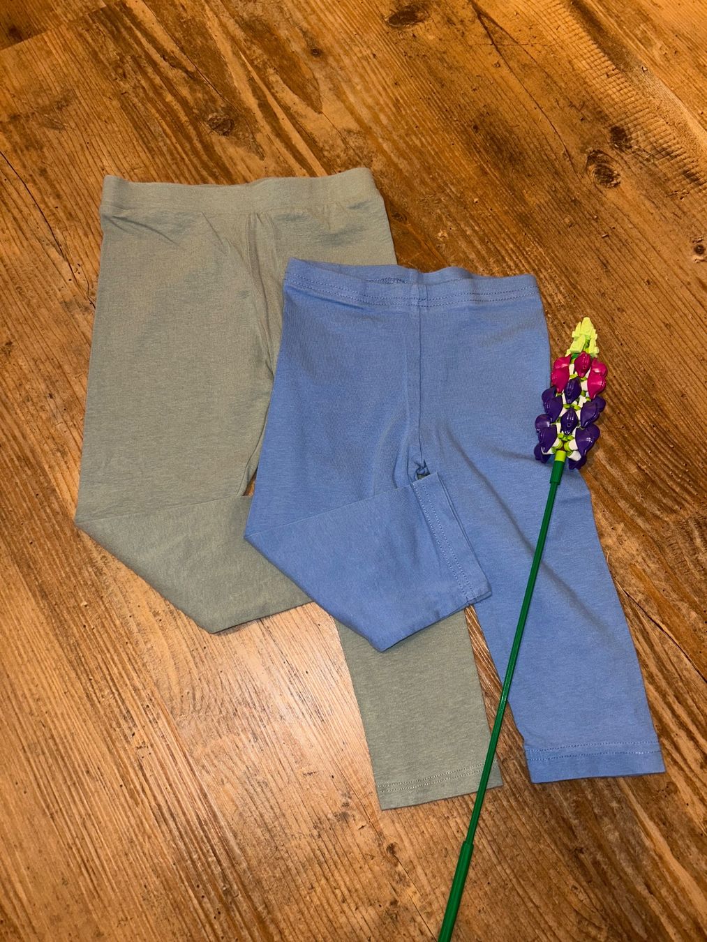 Leggings: 2 Leggings 98/104 – Usato da Safenwil venduto da 2hand_aber_wertvoll