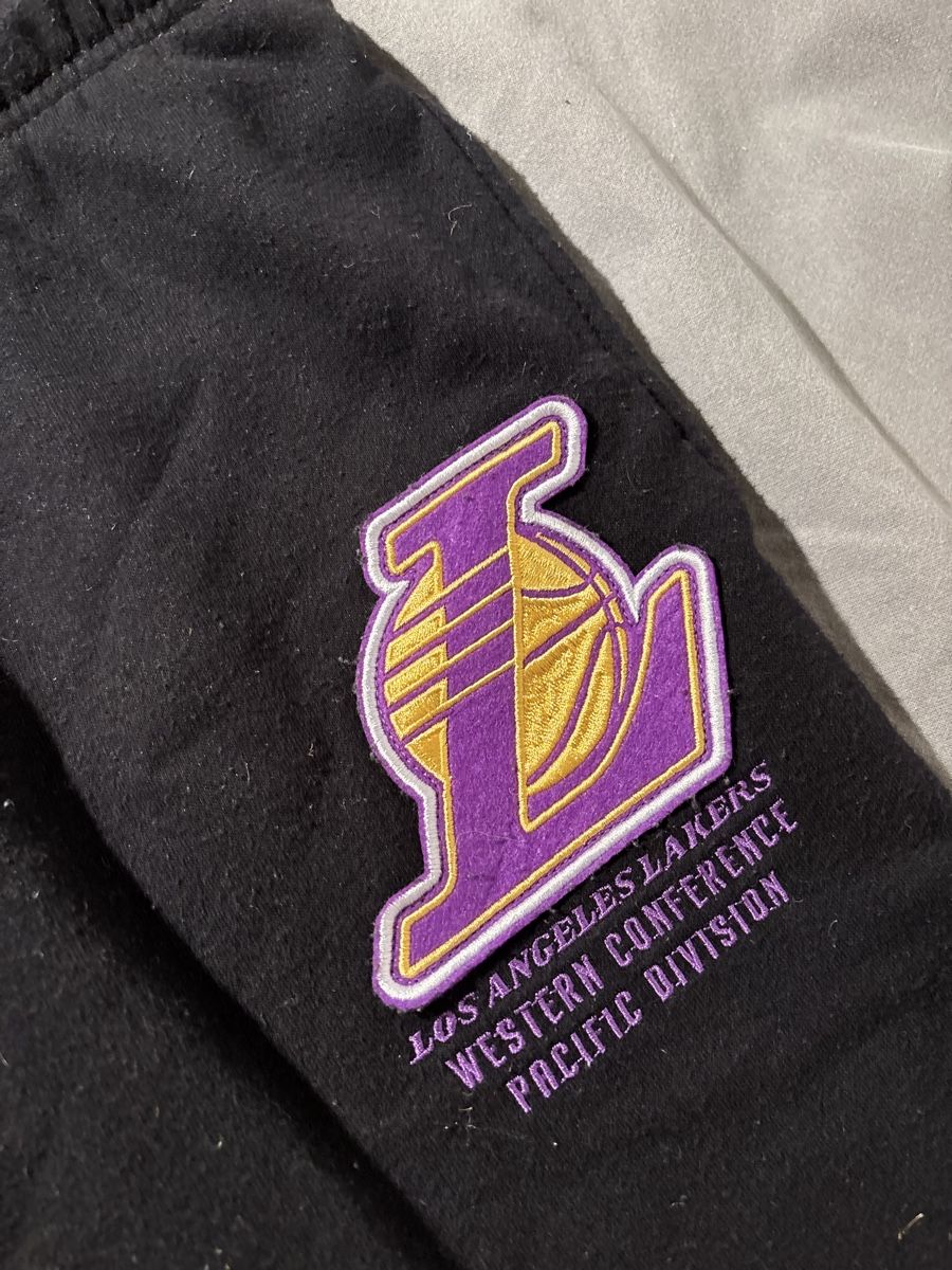 Pantaloni: Survêtement Lakers – Usato da Genève venduto da Nathanwatchch 1