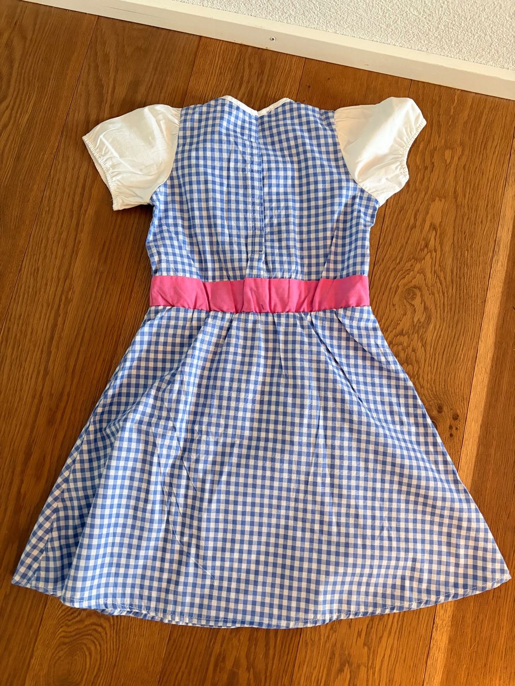 Costumi: Dirndl Gr. 116 – Usato da Luzern venduto da Luzern031 2