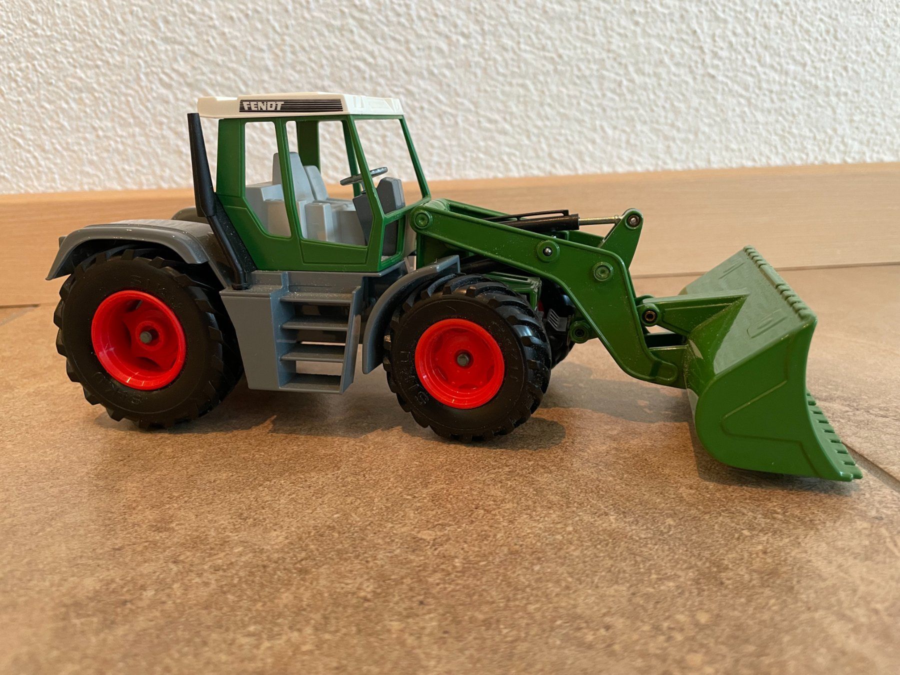 Fendt Trattori: SIKU Fendt Xylon – Nuovo e nell'imballaggio originale da Kreuzlingen venduto da Stefan1150 2