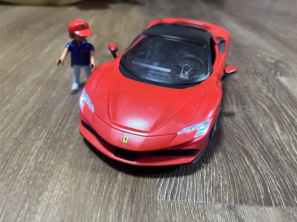 Playmobil Giocattoli: PLAYMOBIL Ferrari SF90 Stradale – Usato da Biglen venduto da Joel017