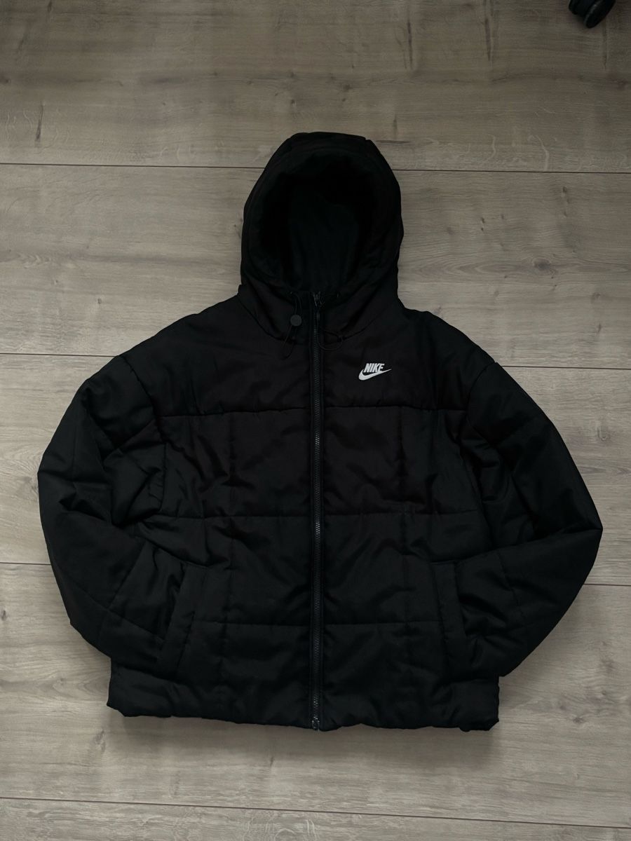 Nike Giacche: nike winterjacke – Usato da Grenchen venduto da Bektas74