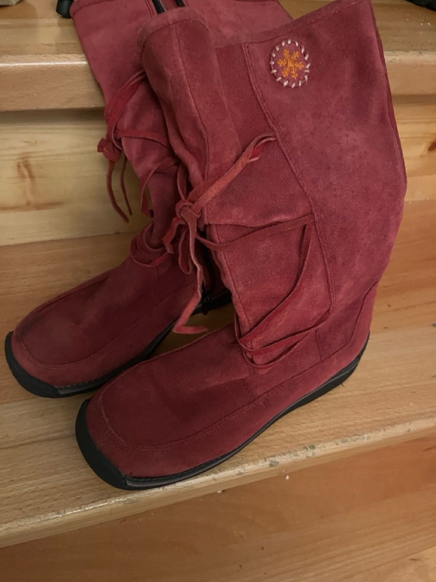 Hufschuhe: Boots red suede :37gr – Gebraucht aus Zürich von Proton_Slit