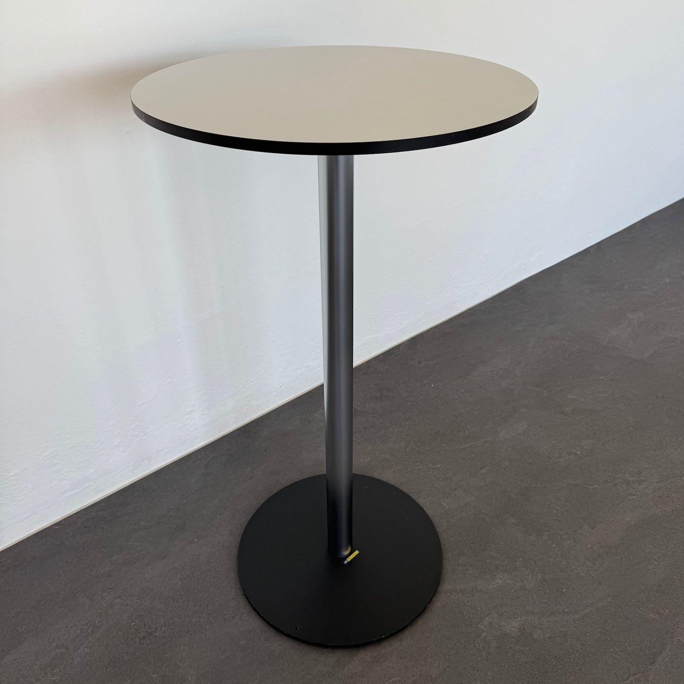 Tavoli: Top Design Classic Bistrostehtisch weiss – Usato da Schönenwerd venduto da mcofficeshop 1