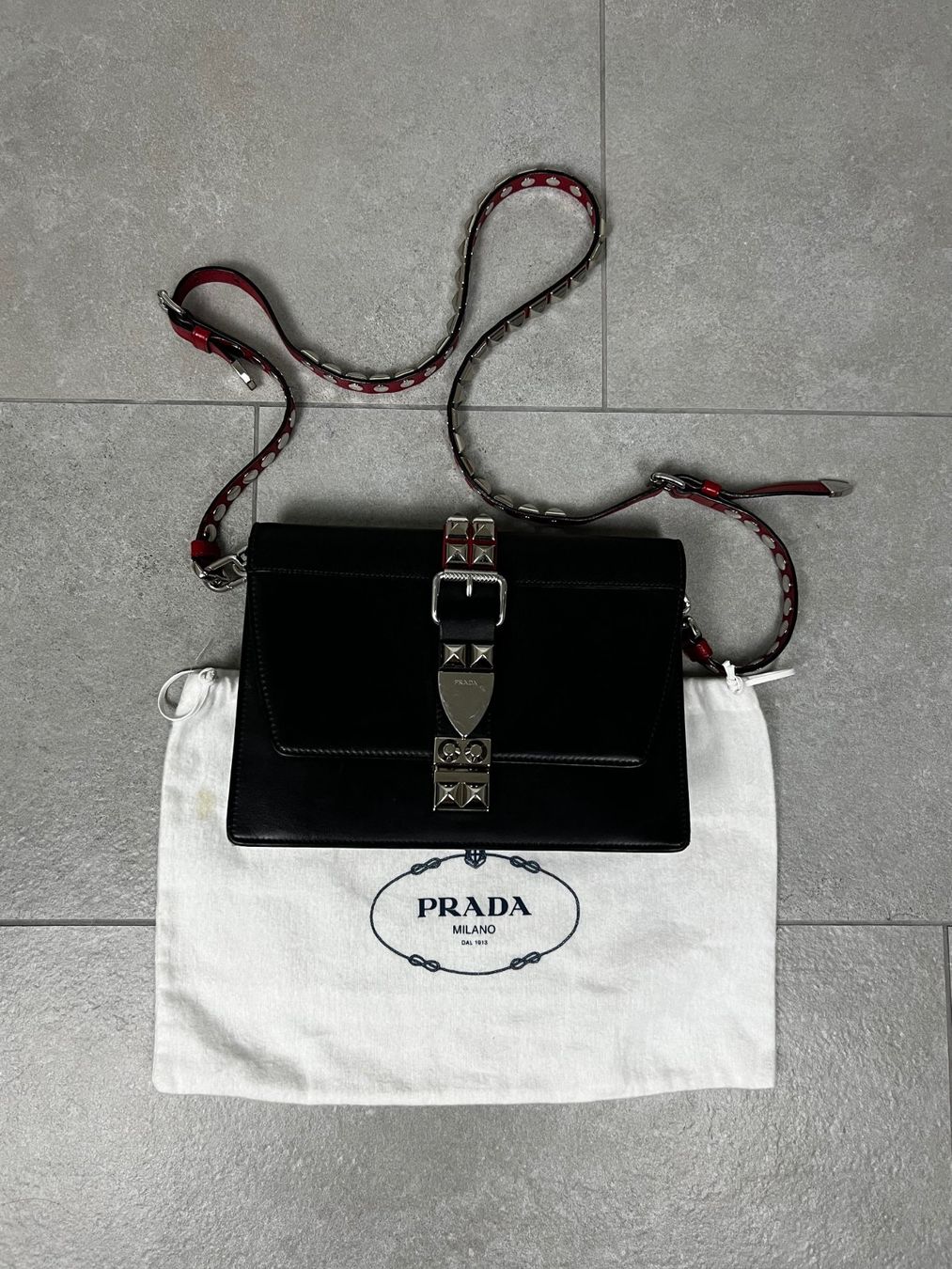Prada Taschen: Prada Eletrka Studded Bag – Gebraucht aus Biel/Bienne von sami0788480082
