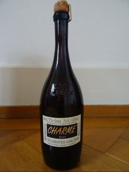 Vino: Delea Charme Brut mit Metallbox von 2000 – Nuovo (secondo la descrizione) da Basel venduto da Cambes 1