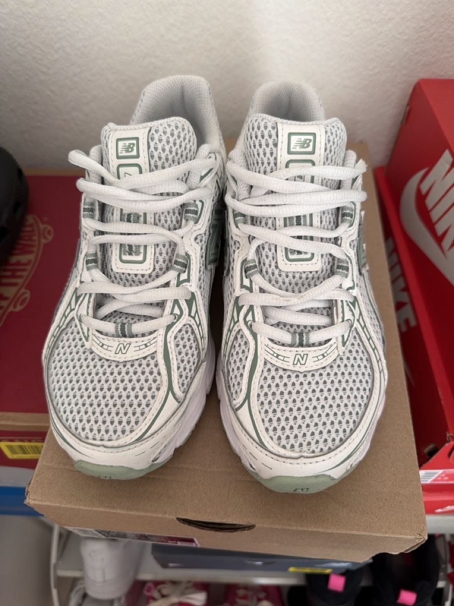 New Balance Chaussures femmes: Basket  – D'occasion à Lausanne par sor_hsk9 4