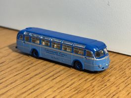 M1252: Oltimer Reisebus, Hersteller MINIS (Spur N)