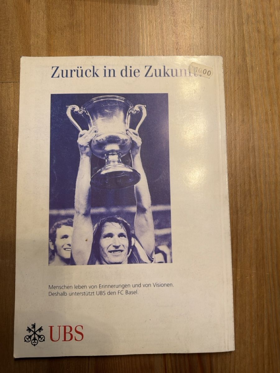 Libri: FC Basel 1893 Saisonbuch 1999/2000 mit Spielern – Usato da Gelterkinden venduto da LPKAL 1