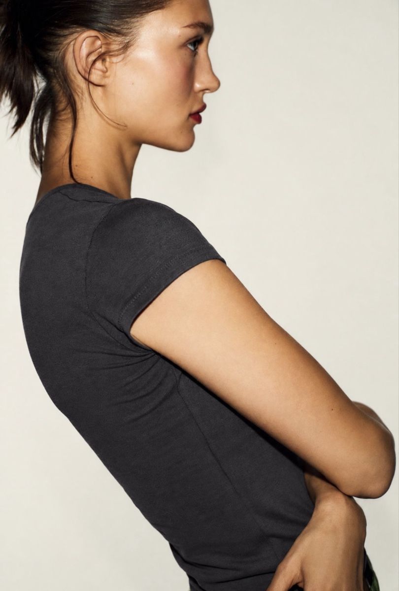 Zara T-Shirts: Dark grey fitted t shirt – Gebraucht aus Genève von toandfrom 2