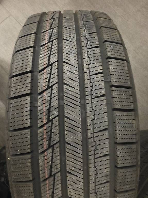 Pneus & Roues: 245 50 19 – Neuf avec emballage d'origine à Reinach par racing08