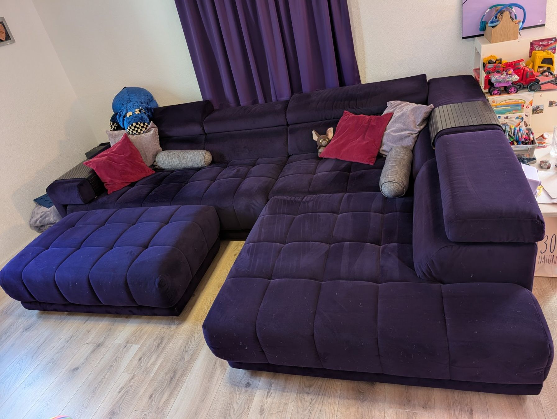 Divani: Ecksofa mit Hocker – Usato da Schlossrued venduto da AM_5044