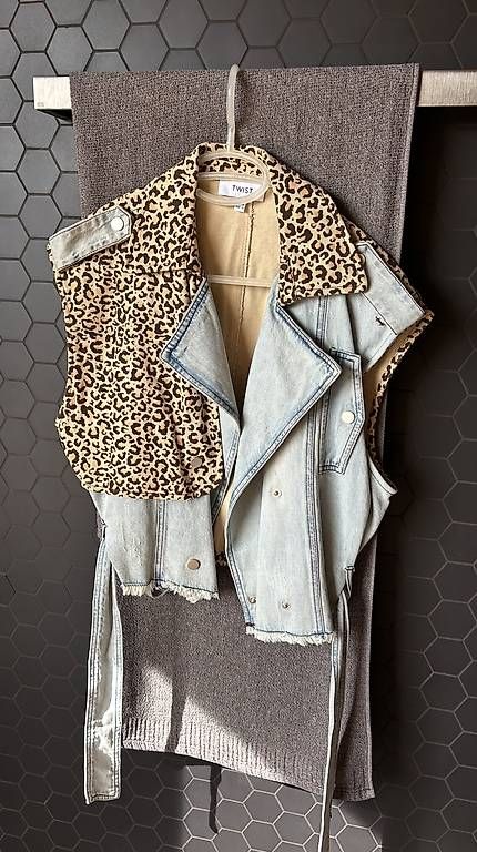 Gilets & Westen: TWIST Leopardengilet – Gebraucht aus Stettlen von Sim78one