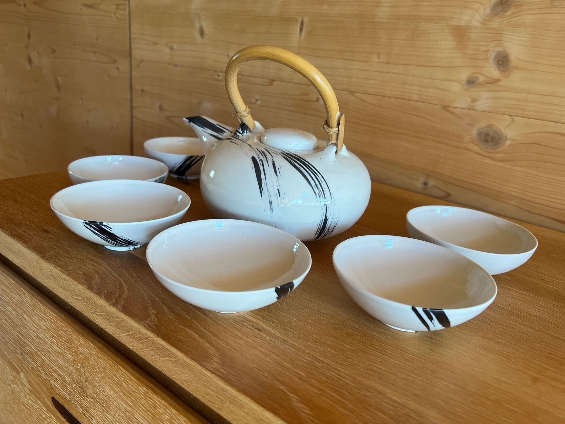 Set di piatti: Keramik Tee-Set, Teekanne mit 7 Schalen – Usato da Merzligen venduto da Paxi01 1