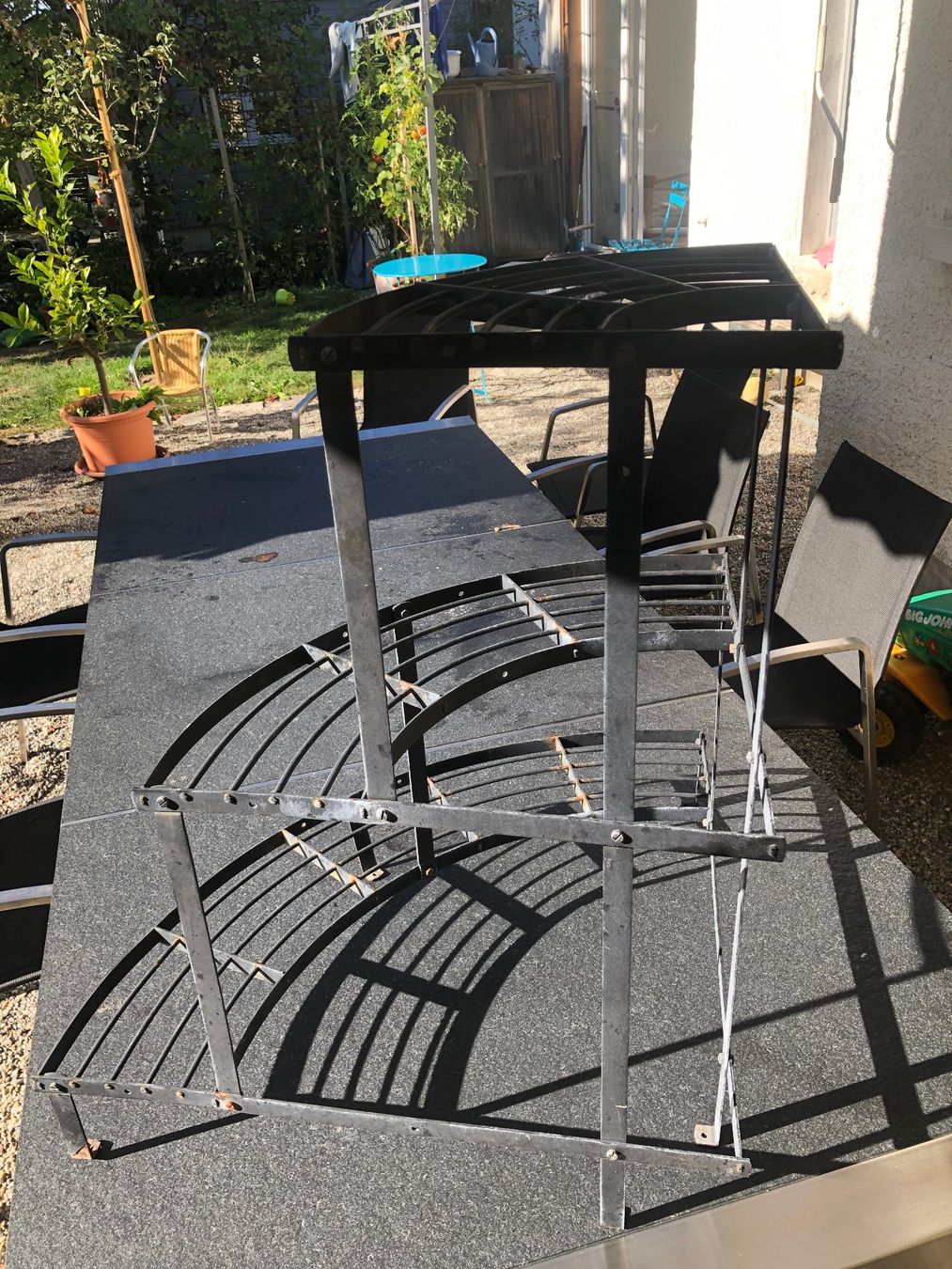 Regale: Garten Eckregal Metal – Gebraucht aus Winterthur von Coxorange 1
