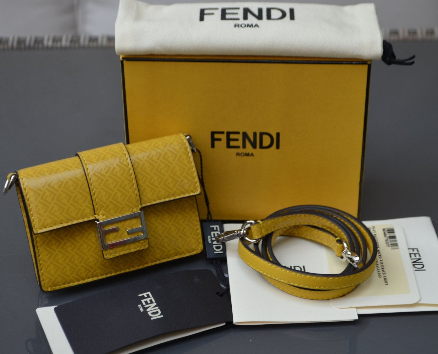 Fendi Sacs: Fendi Micro FF Tasche /  sac – Neuf avec emballage d'origine à Collonges par Auganien 1