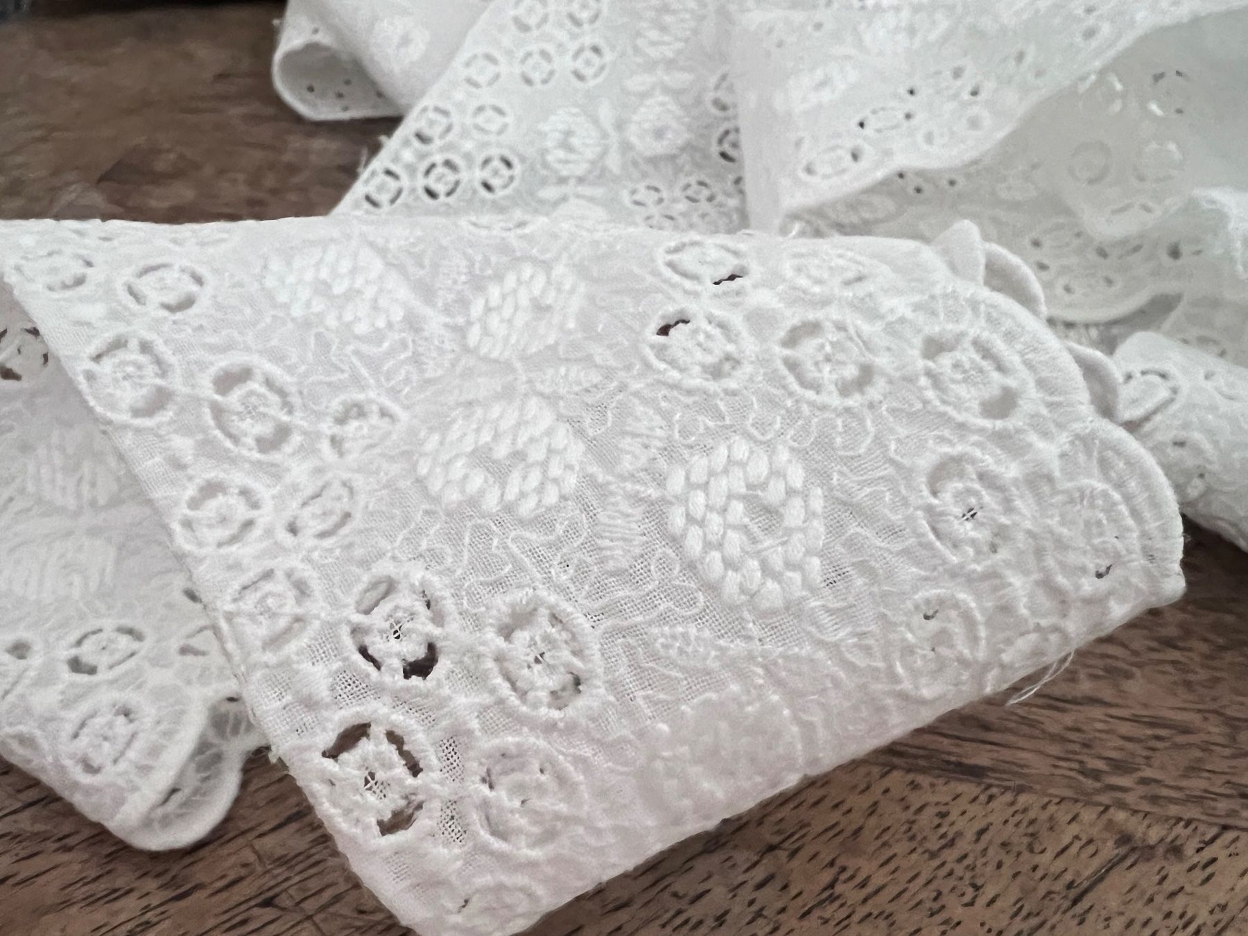 Tessuti: Alte St. Galler Spitzen - Shabby – Nuovo (secondo la descrizione) da Walzenhausen venduto da Cerna007 2