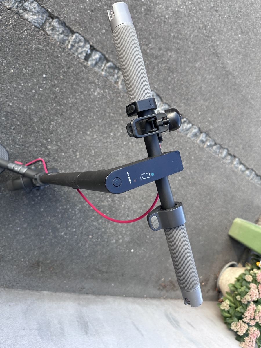 Xiaomi Kickboard: Xiaomi pro Electric Scooter  – Gebraucht aus Aarau von bikestones 3