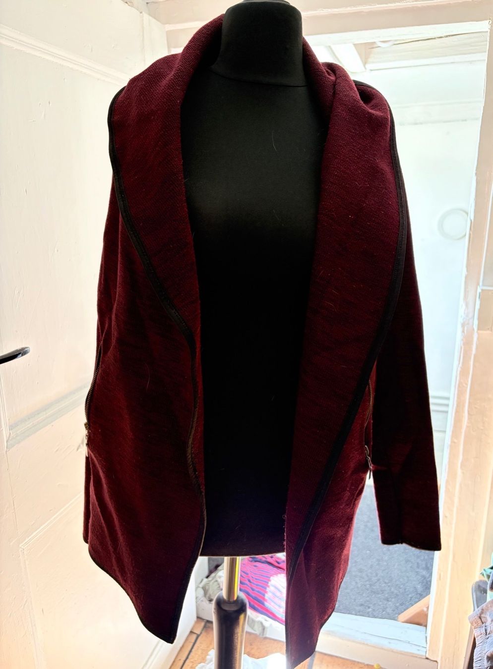 Jacken: Jacke bordeaux – Gebraucht aus Horgen von Aimee86