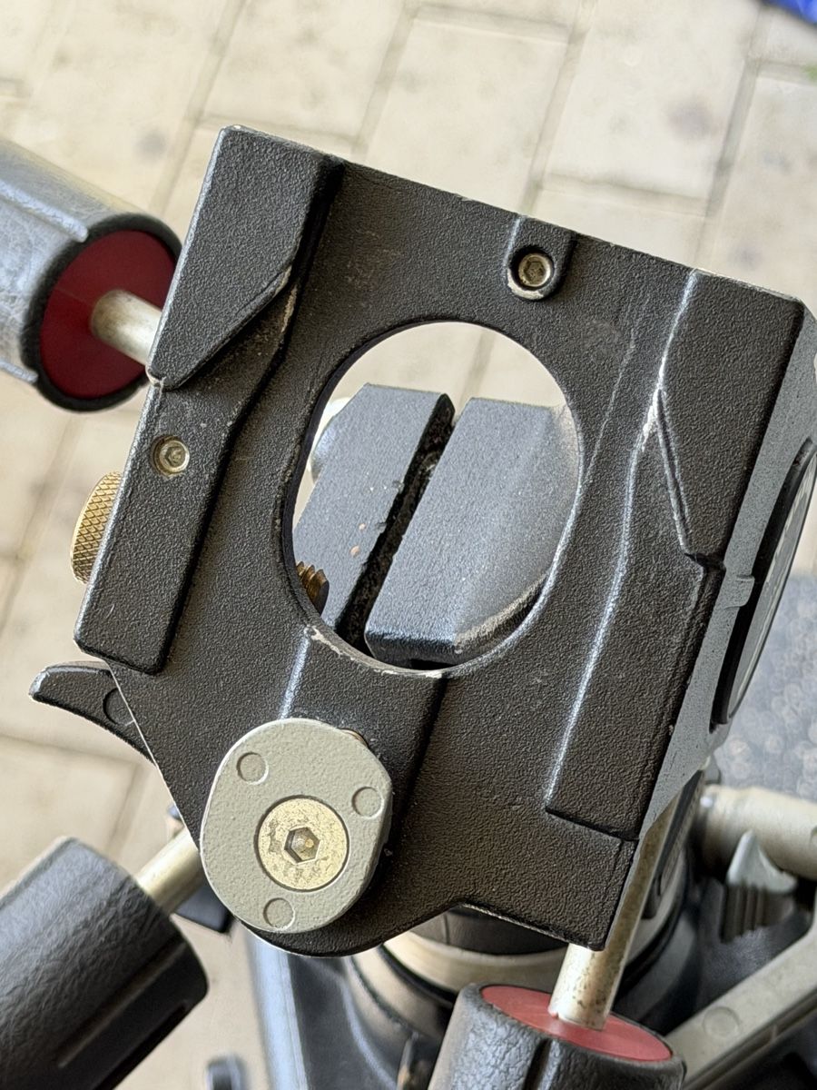 Manfrotto Treppiedi & Teste: Kamerastativ Manfrotto – Usato da Zürich venduto da Muck74 5