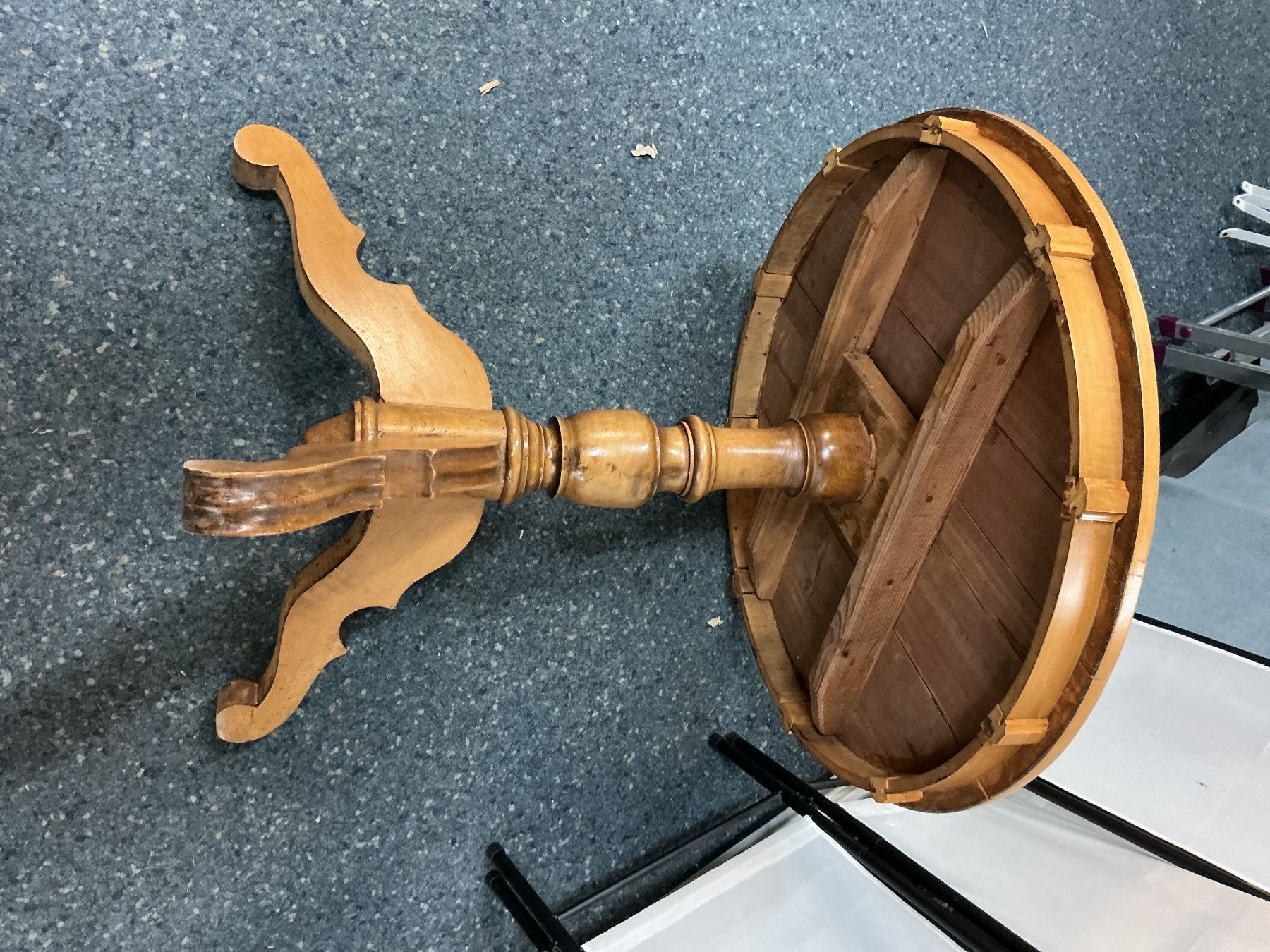 Tische: Spieltisch Holz Klassik – Gebraucht aus Bern von vielerart 4