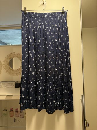 Sommerrock Jacqueline de Yong Gr. 38 blau mit Muster