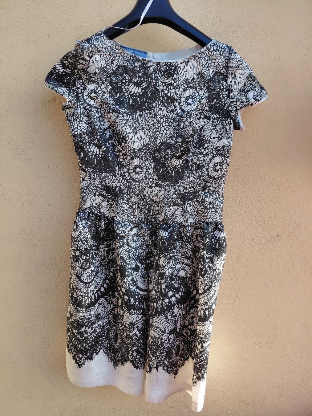 Prada Vestiti: Robe Prada en parfait état! – Usato da Montreux venduto da j44_5f9m 1