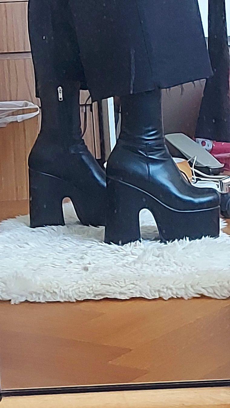 Damenschuhe: Lamoda Platform Calf Boots – Gebraucht aus Sion von aud_7pxl 1