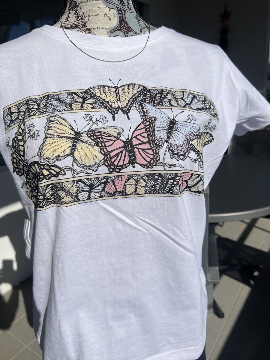 T-Shirts: Lady Magic Shirt mit Schmetterlingen, Grösse L – Neu (gemäss Beschreibung) aus Rothrist von Digibobi