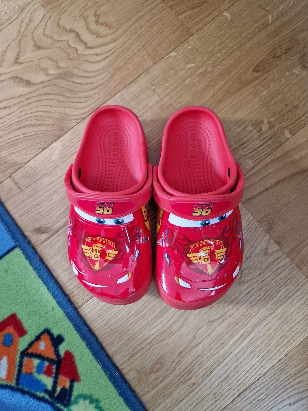 Crocs Scarpe per ragazzi: Crocs Confort Lightning MC Queen Gr. J1 – Nuovo (secondo la descrizione) da Davos-Dorf venduto da Bpelikan