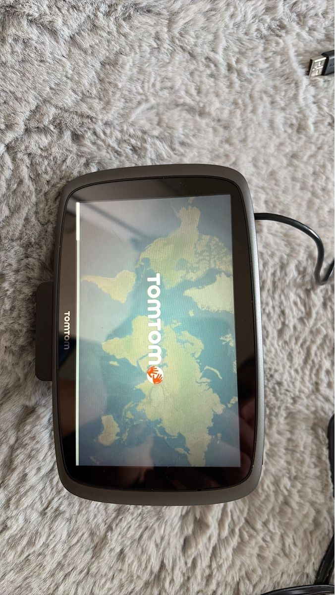 Tomtom Navigatori: TomTom Navigationsgerat mit Ladekabel – Usato da Meggen venduto da blueye8