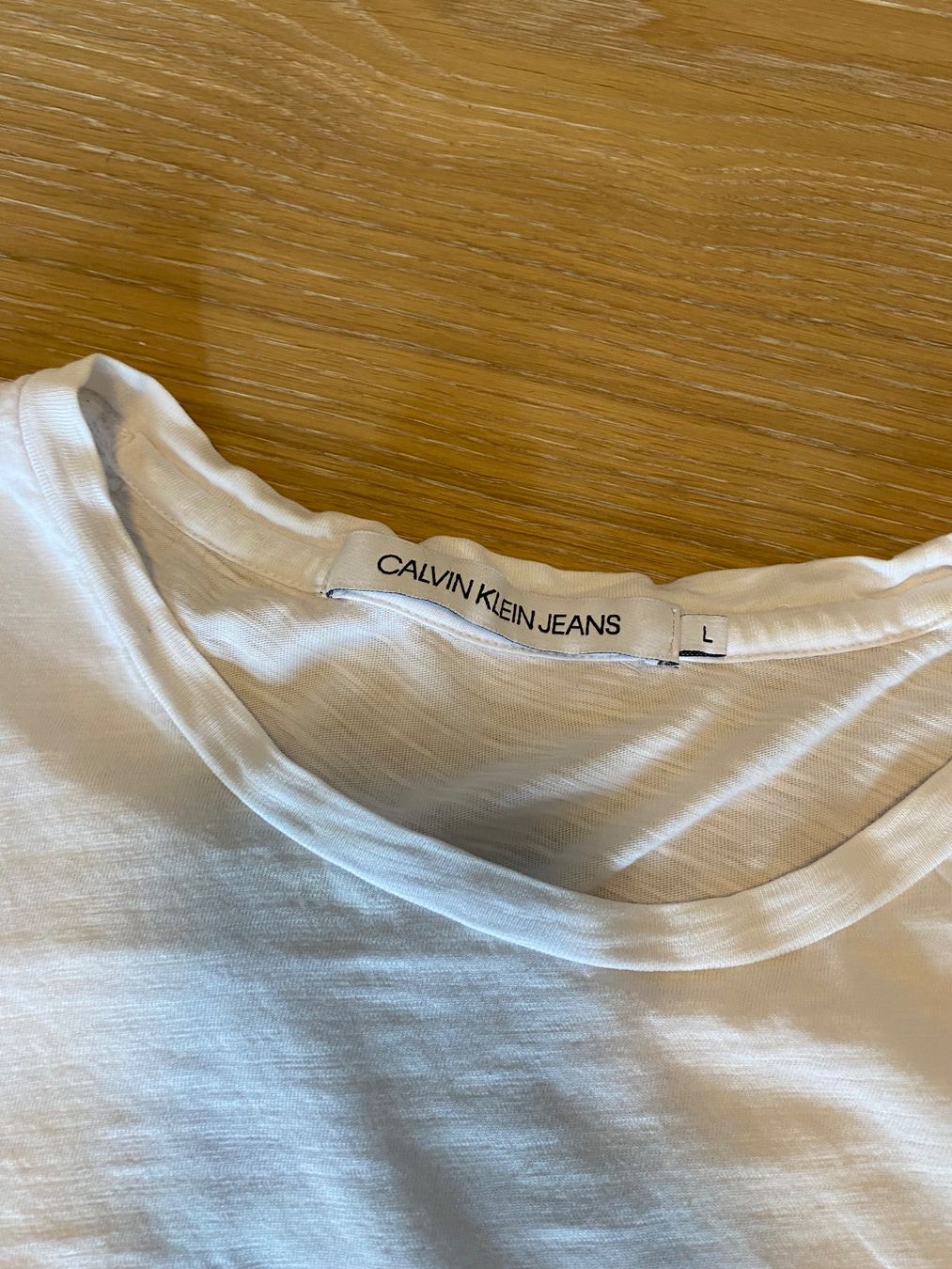 Calvin Klein T-shirt: Calvin Klein T-shirt – Usato da Uerikon venduto da Petersli 1