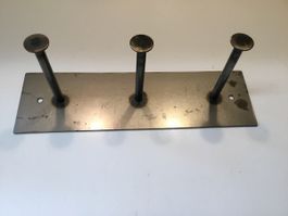 3er Garderobe aus Stahl / L 30 cm, B 8,8 cm, T 10,5 cm