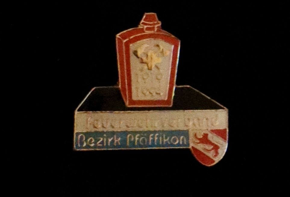 Placchette & Badge: PIN Feuerwehrverband Bezirk Affoltern – Usato da Ottenbach venduto da siiinnaa_77