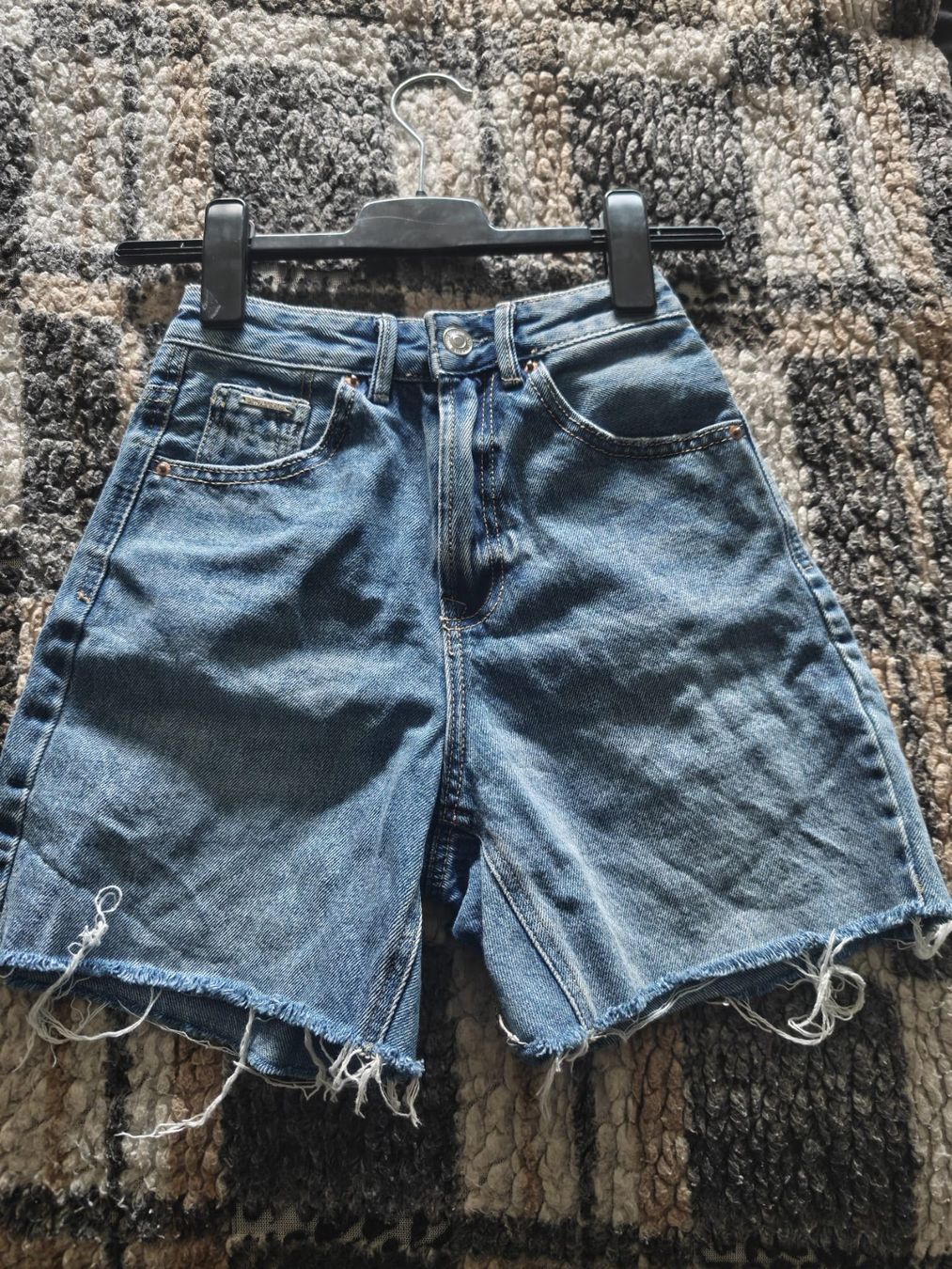 Stradivarius Pantalons: Strativarius short size 32 – D'occasion à Affoltern am Albis par DarkMaster 1