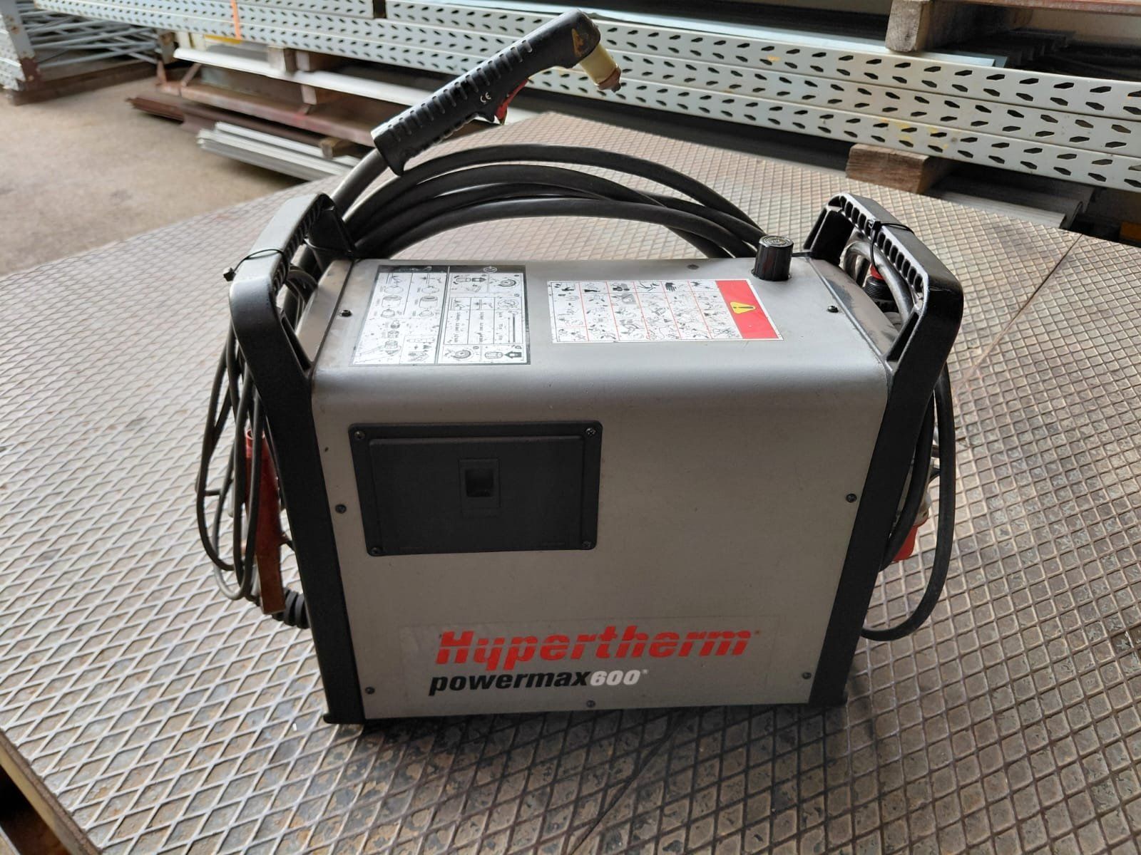 Tutti gli attrezzi: Plasmascheider Hypertherm powermax 600, 380 V, Luftanschluss – Usato da Ulisbach venduto da MSH01