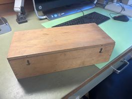 Uhrenfedern Sortiment in Holzbox,  Grossuhren Ersatzteile
