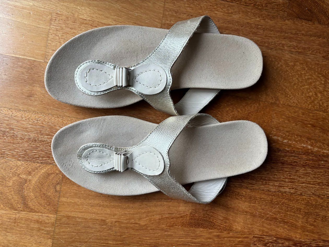 Scarpe da donna: Sandales dorées MOVE ON – Usato da OBERENGSTRINGEN venduto da Lolo6316 1