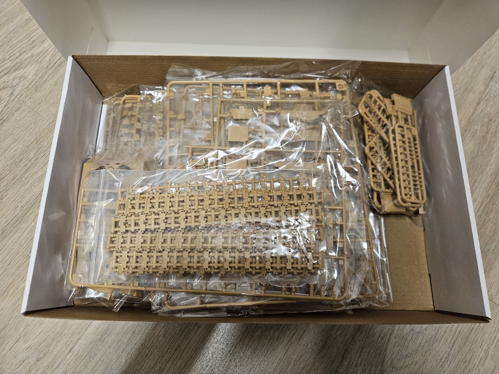 Kit di modellismo & Modellini statici: M4A3 76W HVSS Thunderbolt VII neu – Nuovo (secondo la descrizione) da Dübendorf venduto da Eisenstahl97 1