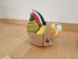 Stofffrüchte mit Korb guter Zustand
