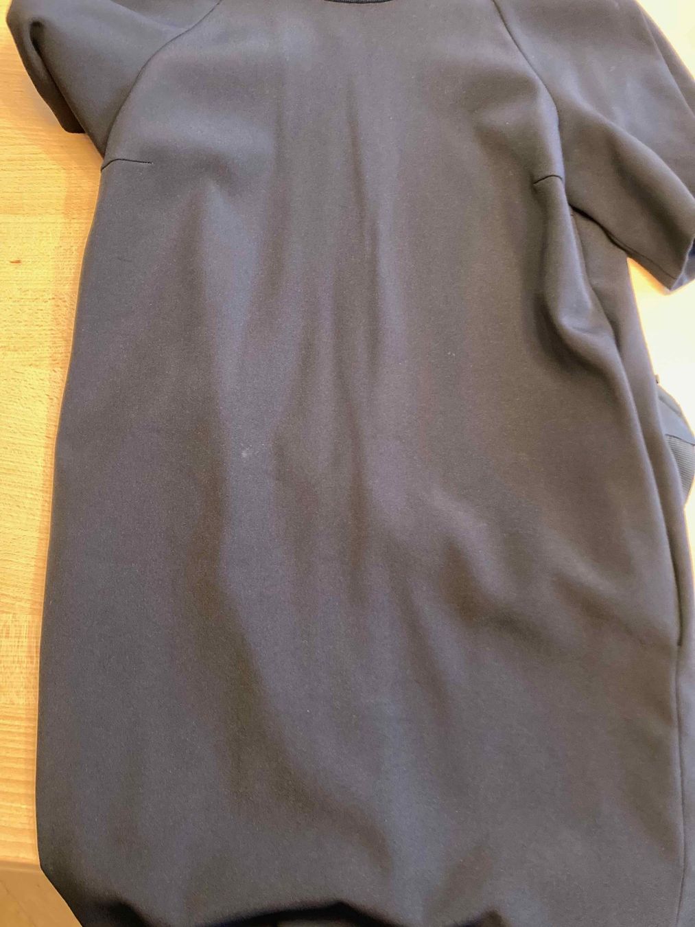Victoria Beckham Kleider: VICTORIA BECKHAM Kleid nachtblau – Gebraucht aus Glarus von Life_Fashion_Art 7