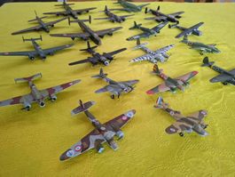 Lot 20 avions Militaires Guerre Mondiale - Métal lourd 2.3kg