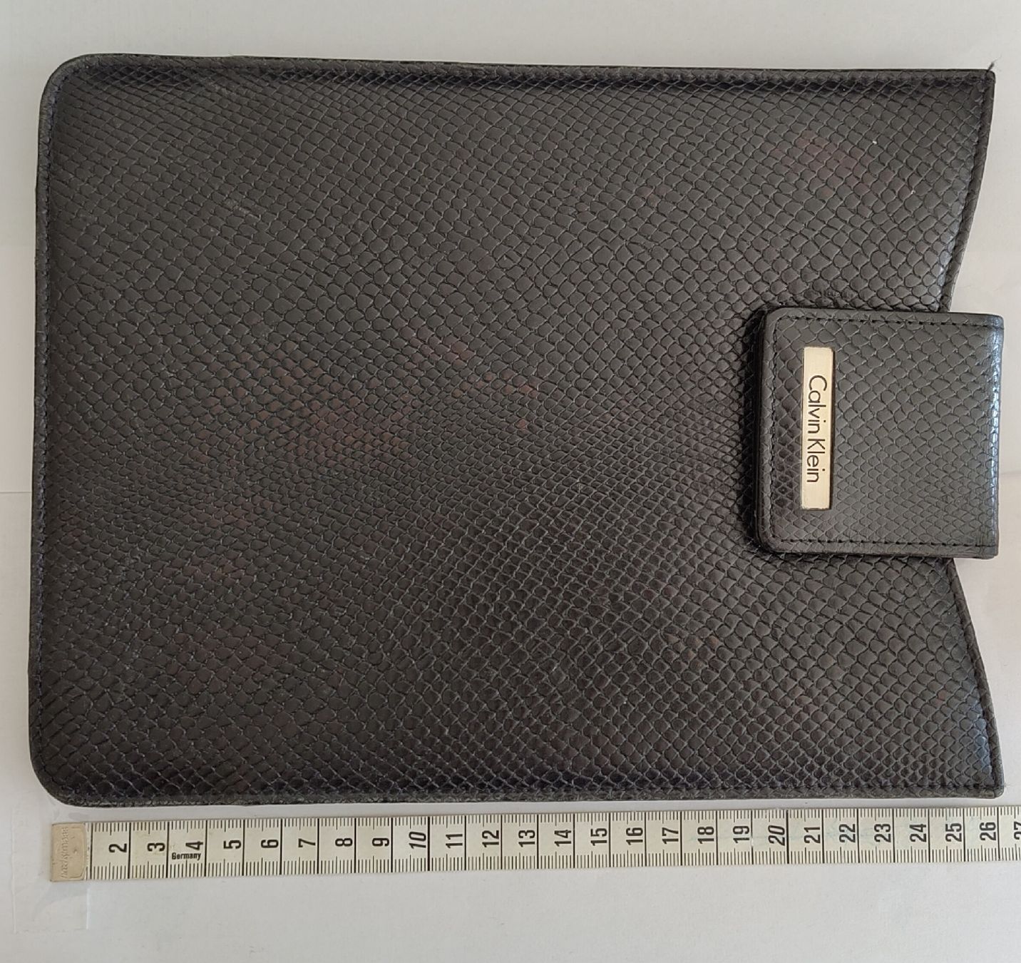 Covers & Borse: schwarze Tablet Hülle Calvin Klein – Nuovo (secondo la descrizione) da Hinterkappelen venduto da perezzah