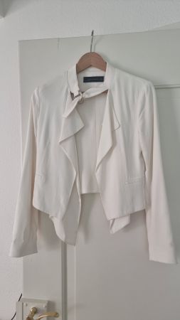 Sehr schönes Zara Jäcklein, cropped, Gr. XS, weiss