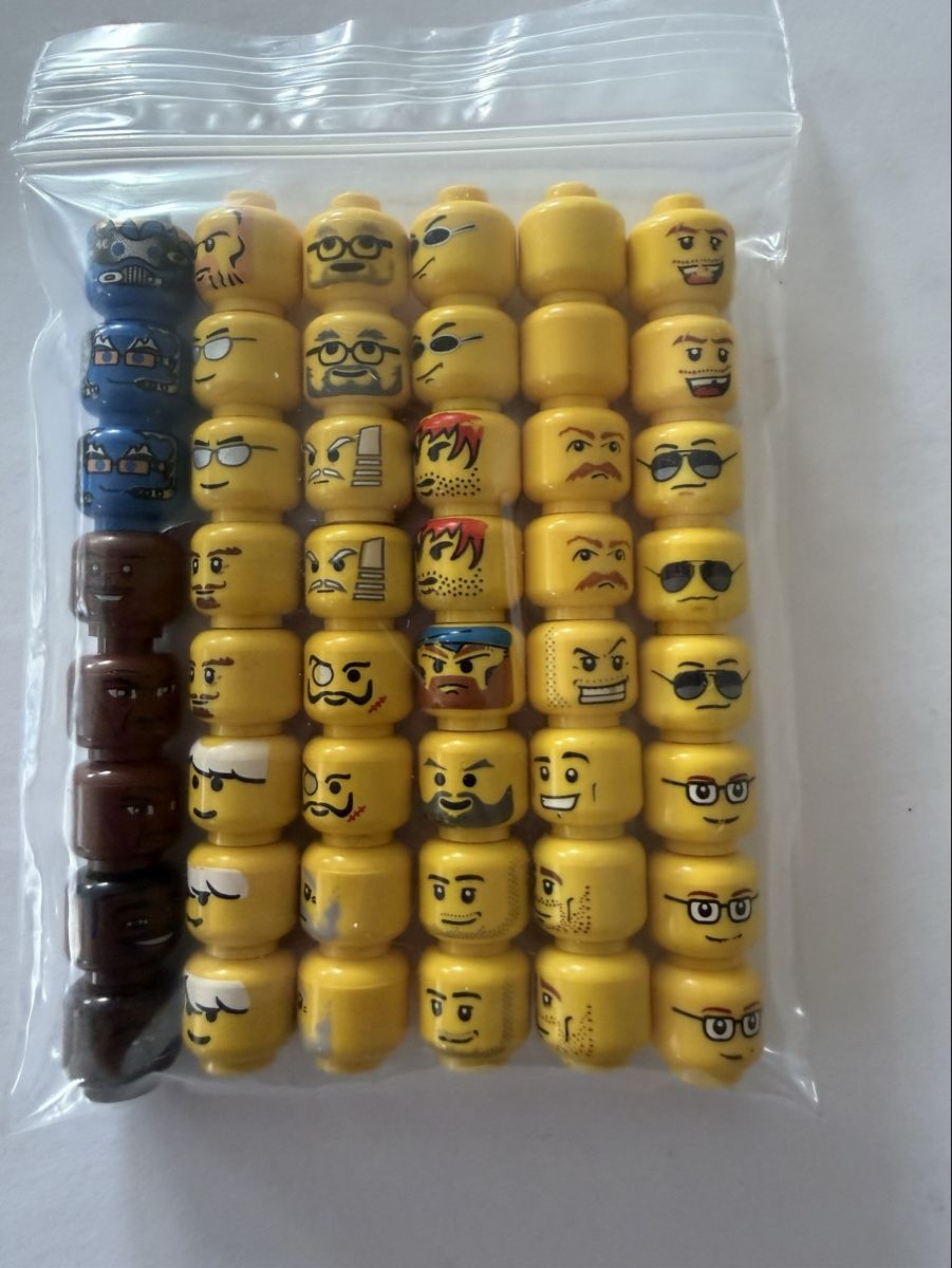 Lego Spielzeuge: 48 Stück /Lego Köpfe, gelb, diverse Gesichter. – Gebraucht aus Rheinfelden von zim_2hqc